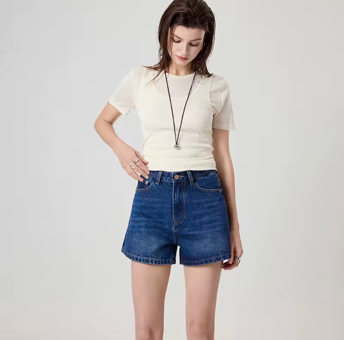 Aurrela Shorts – Stream Mid Used