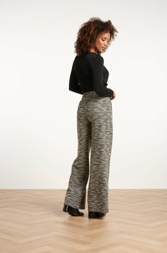 LosvallEnde Zwart Wit Broek Met Wijde Pijpen en Tweedlook Stof | Black White