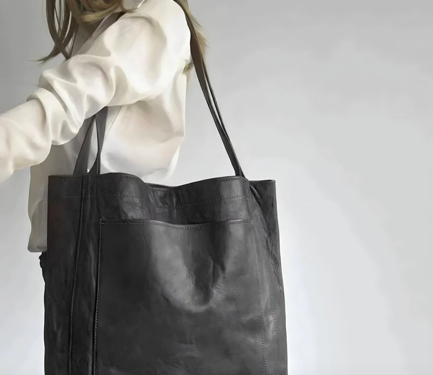 Classic Women’s Shoulder Bag | Large