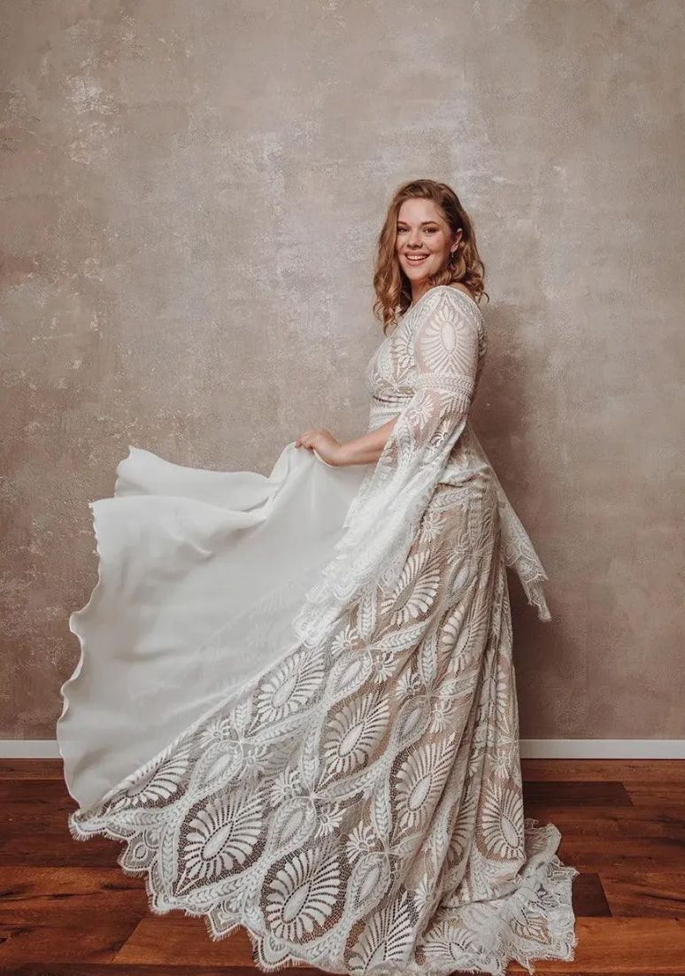 Long-Sleeved Flowing Beach Dress Plus Size | V-Neck Wedding Dress