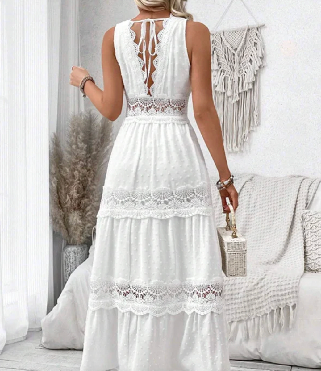Aurrela | Lace V-Neck Dress