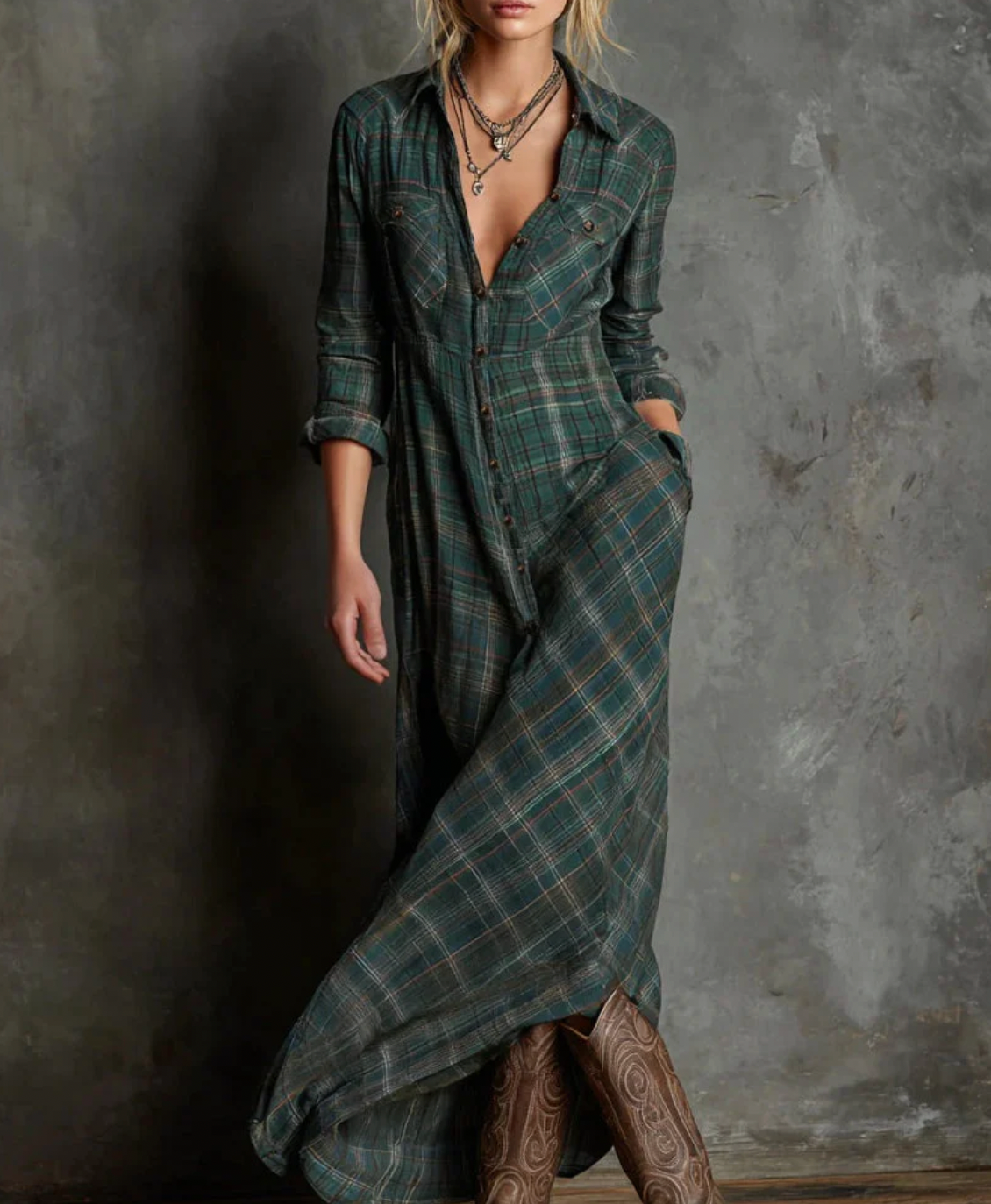 Aurrela – Collared Minimalist Dress