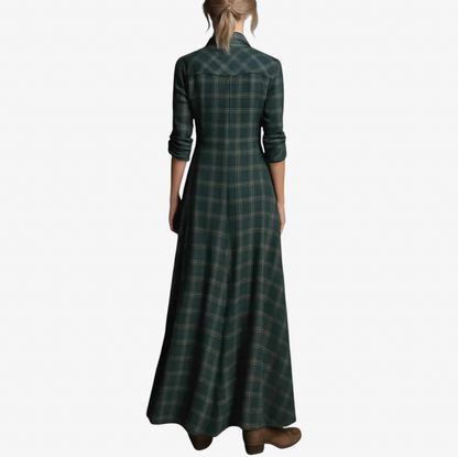 Aurrela – Collared Minimalist Dress