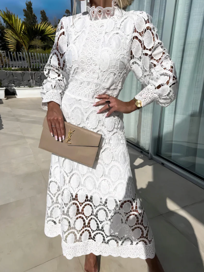 Aurrela | Delicate Lace Midi Dress