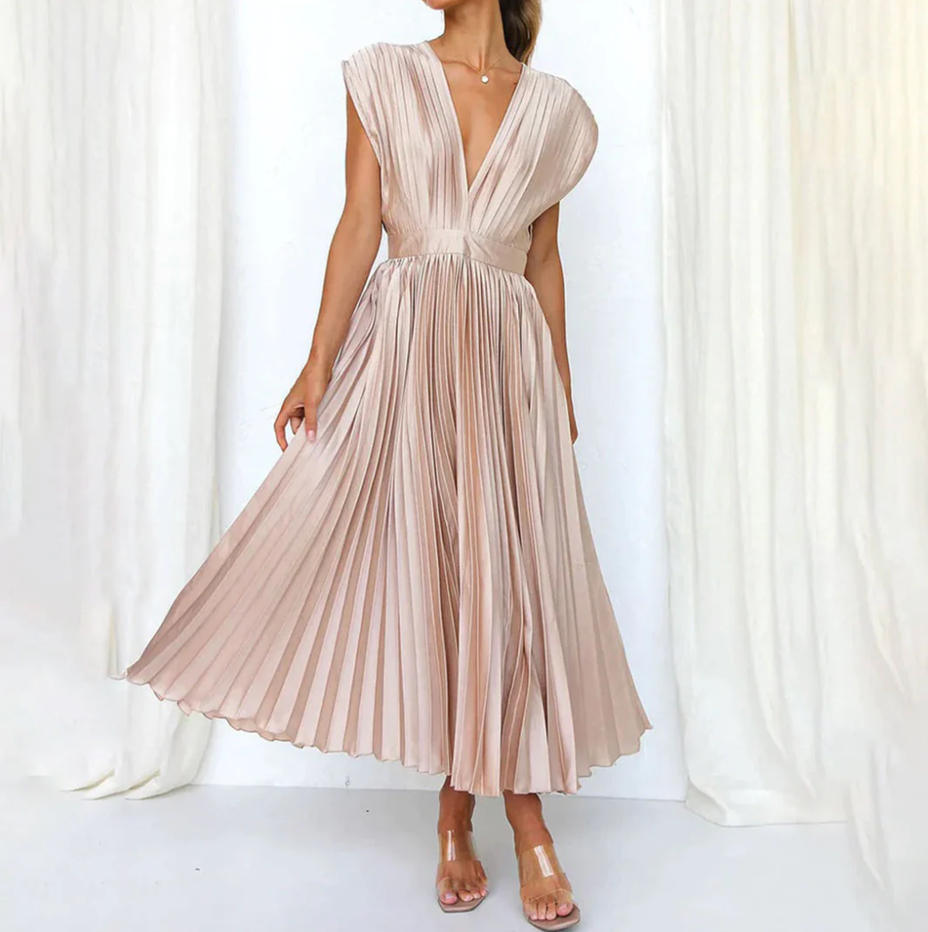 Aurrela | Elegant Pleated Dress