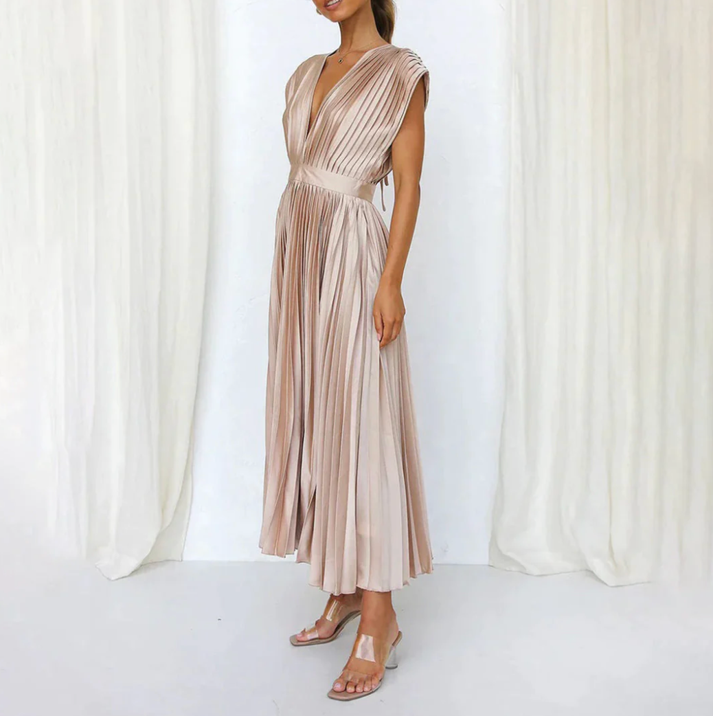 Aurrela | Elegant Pleated Dress
