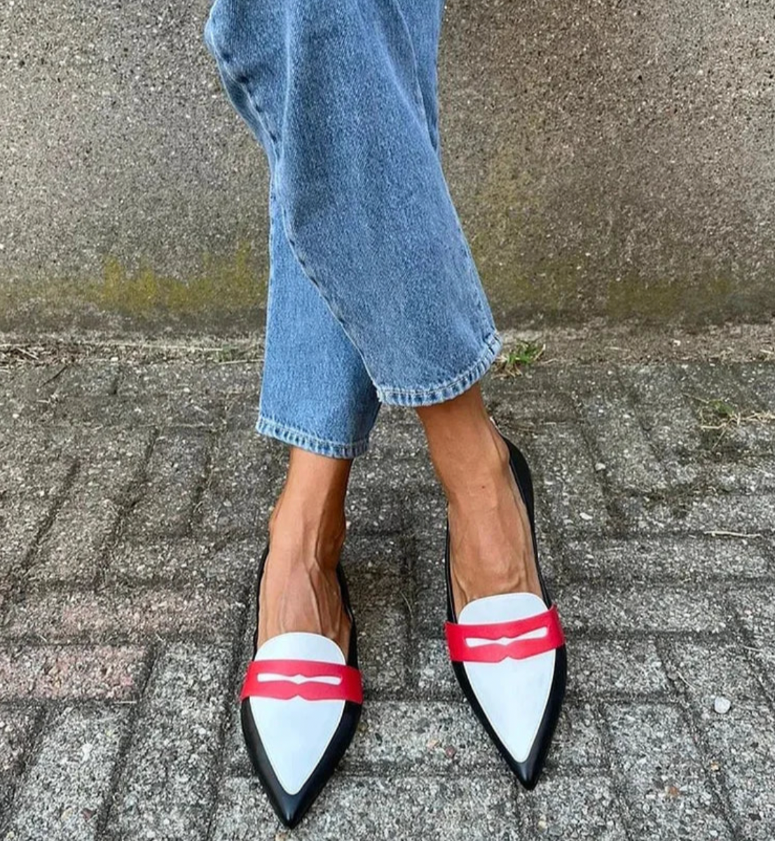 Aurrela | Loafers with Belts