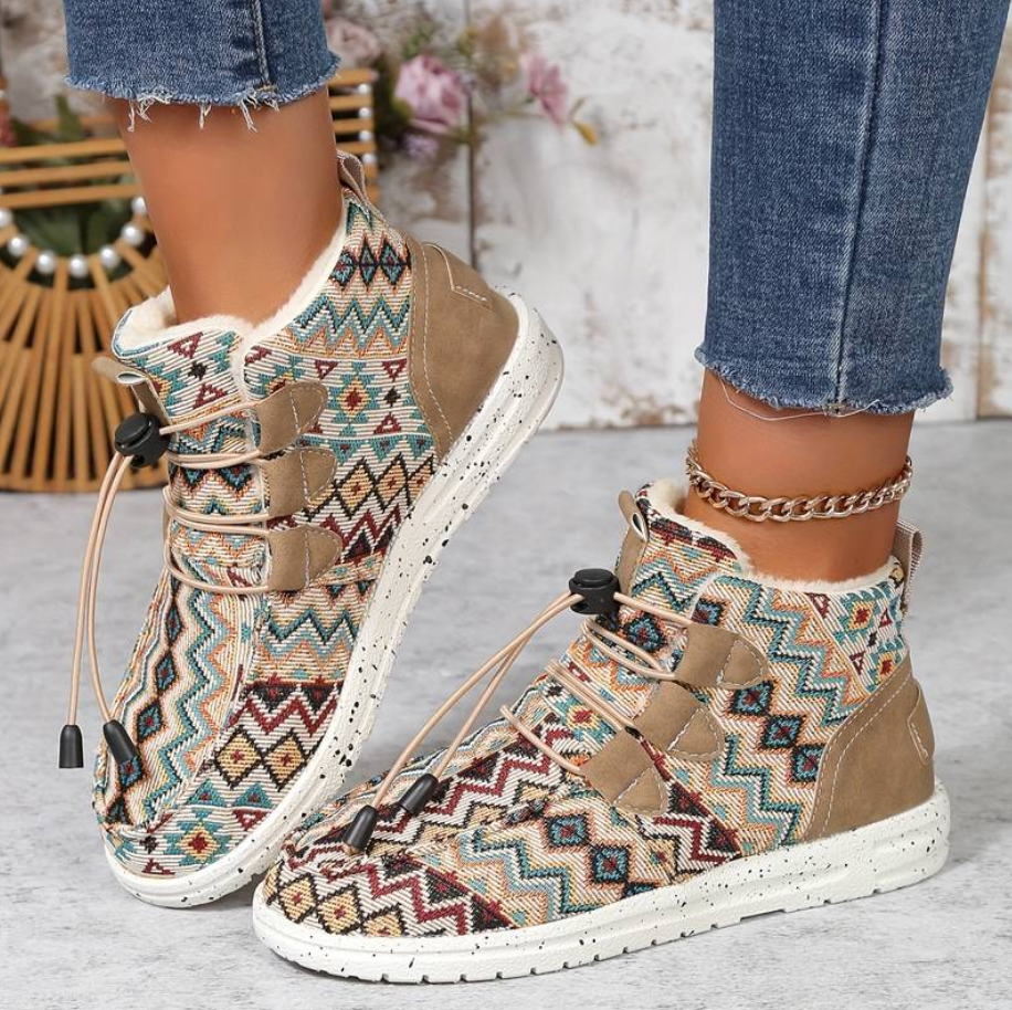 Aurrela | Colorful Geometric Fluffy Boots