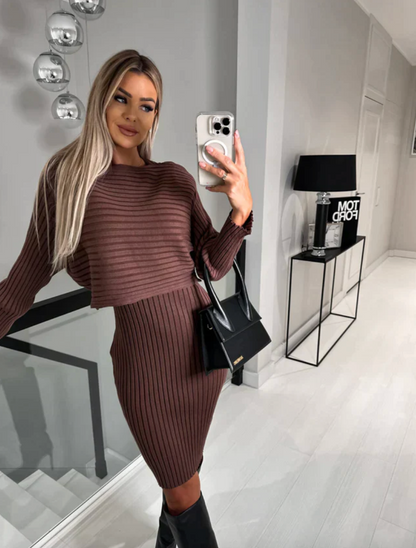 Aurrela | Elegant Sleeveless Dress & Bonus Sweater